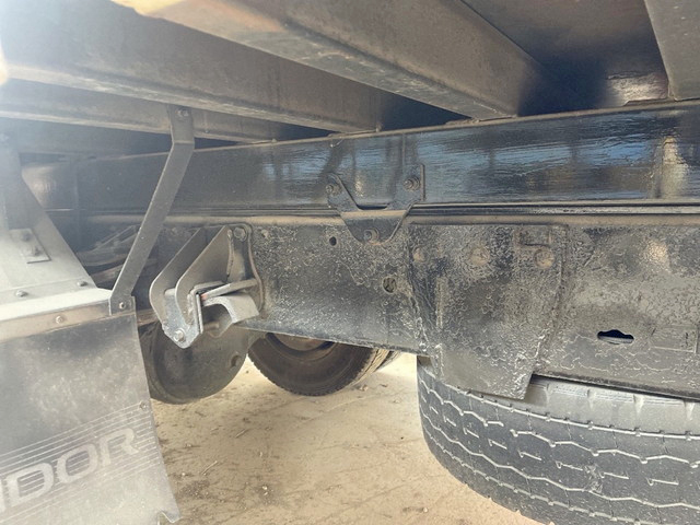 UDトラックスコンドルセルフクレーン3段増トン（6t・8t）[写真20]