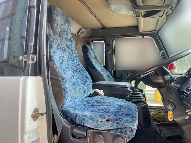 UDトラックスコンドルセルフクレーン3段増トン（6t・8t）[写真32]