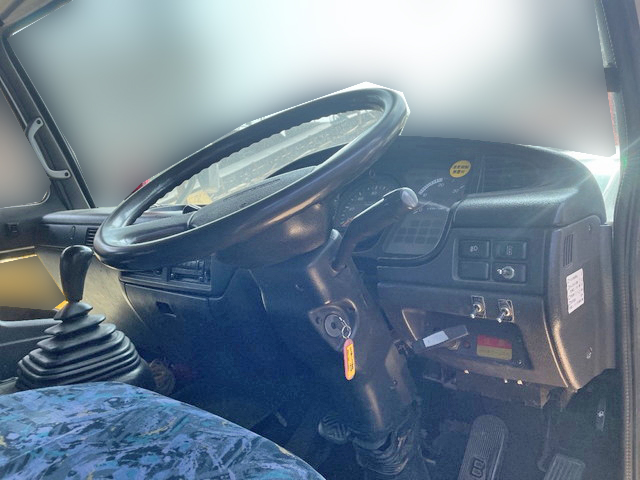 UDトラックスコンドルセルフクレーン3段増トン（6t・8t）[写真33]