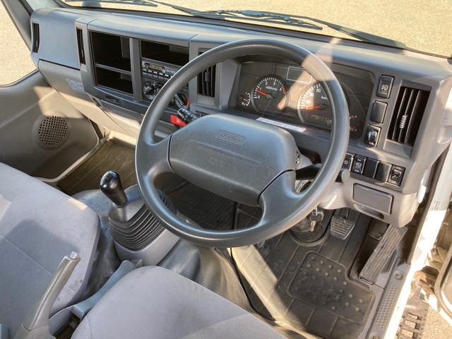 いすゞエルフ平ボディ小型（2t・3t）[写真16]