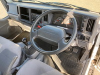 いすゞエルフ平ボディ小型（2t・3t）[写真16]