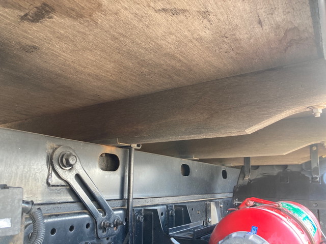 いすゞエルフ平ボディ小型（2t・3t）[写真22]