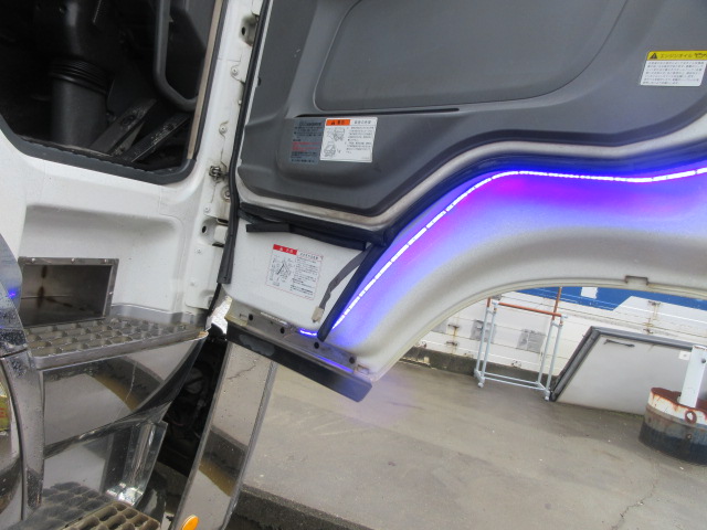 三菱ふそうスーパーグレートダンプ大型（10t）[写真32]