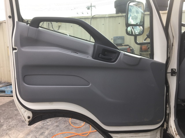 日野デュトロ平ボディ小型（2t・3t）[写真19]