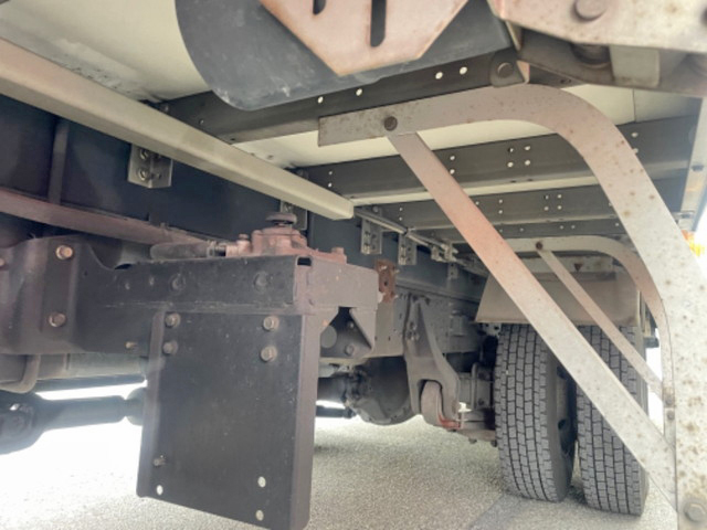 三菱ふそうファイターアルミウイング中型（4t）[写真23]