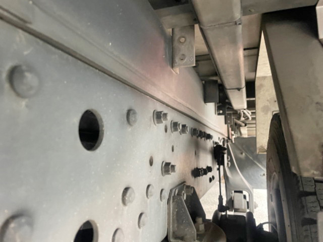 三菱ふそうファイターアルミウイング中型（4t）[写真24]