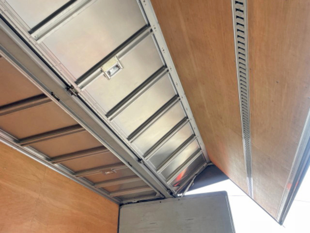 三菱ふそうファイターアルミウイング中型（4t）[写真09]