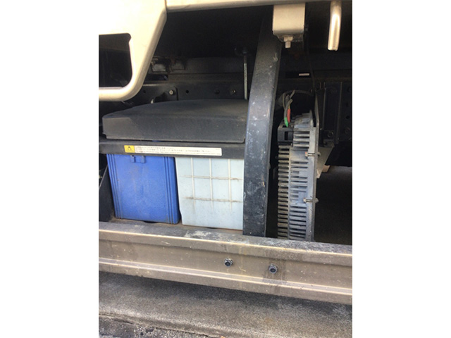 三菱ふそうキャンター平ボディ小型（2t・3t）[写真10]