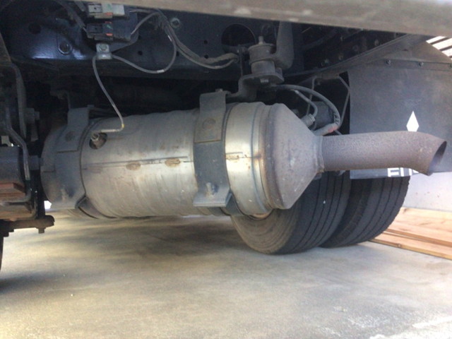 三菱ふそうキャンター平ボディ小型（2t・3t）[写真14]