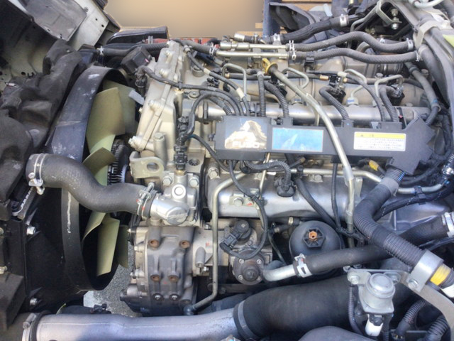 三菱ふそうキャンター平ボディ小型（2t・3t）[写真17]