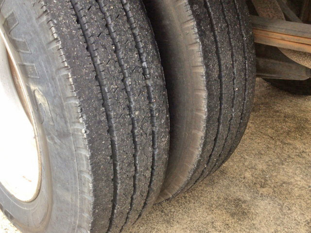 三菱ふそうキャンター平ボディ小型（2t・3t）[写真13]