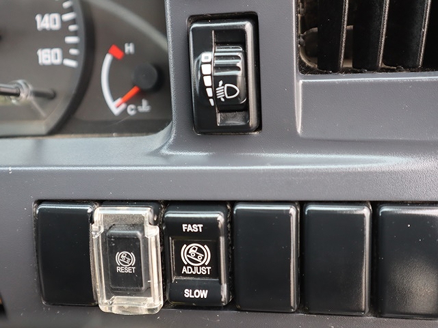 いすゞエルフ三転ダンプ小型（2t・3t）[写真33]