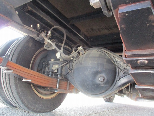 いすゞエルフダブルキャブ（Wキャブ）小型（2t・3t）[写真17]