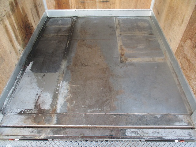 いすゞエルフダブルキャブ（Wキャブ）小型（2t・3t）[写真07]