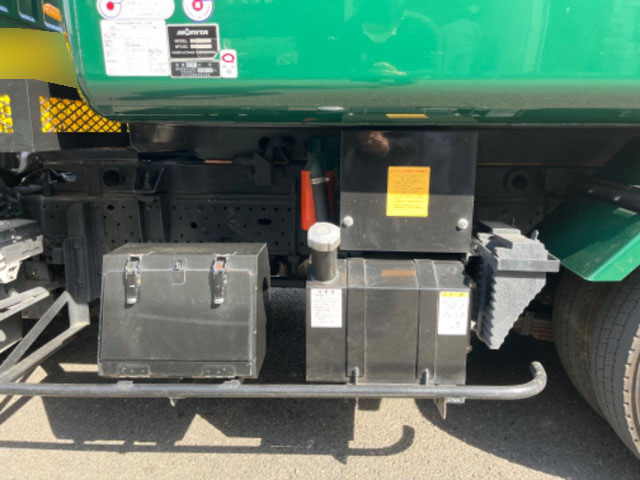 いすゞエルフパッカー車（塵芥車）小型（2t・3t）[写真16]