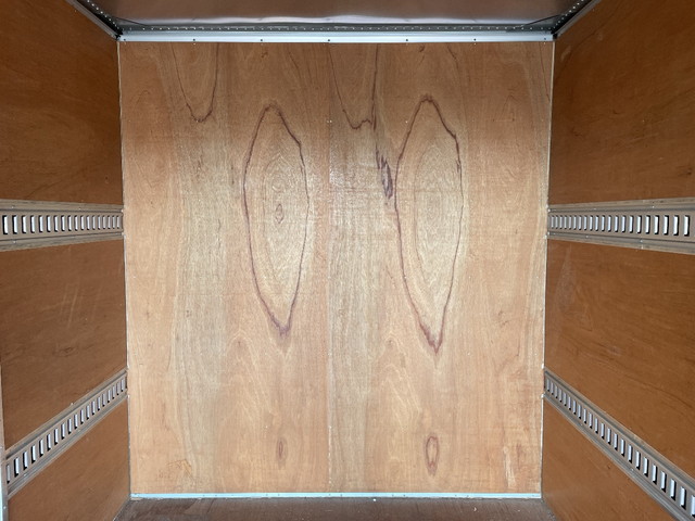 三菱ふそうキャンターアルミバン小型（2t・3t）[写真13]