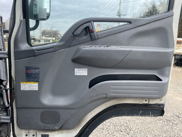 三菱ふそうキャンターアルミバン小型（2t・3t）[写真20]
