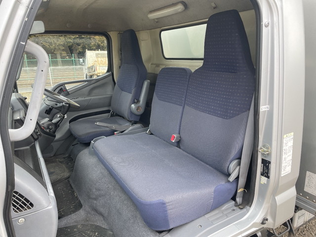 三菱ふそうキャンターアルミバン小型（2t・3t）[写真21]