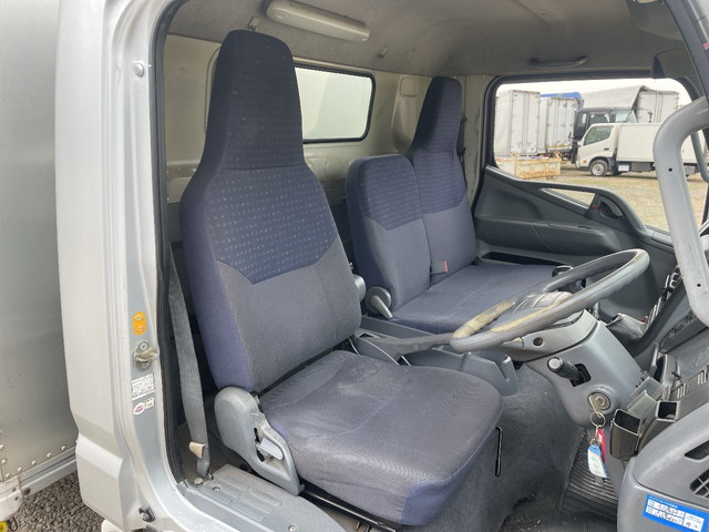 三菱ふそうキャンターアルミバン小型（2t・3t）[写真22]