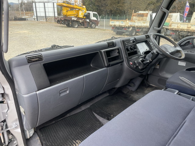 三菱ふそうキャンターアルミバン小型（2t・3t）[写真23]