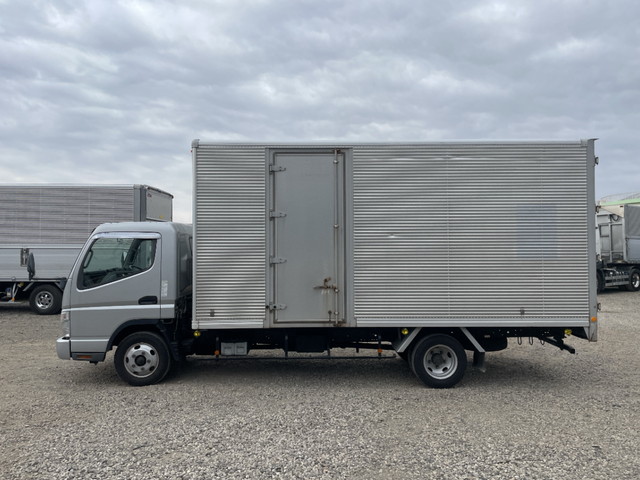 三菱ふそうキャンターアルミバン小型（2t・3t）[写真05]