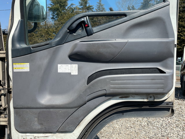 三菱ふそうキャンターパッカー車（塵芥車）小型（2t・3t）[写真24]