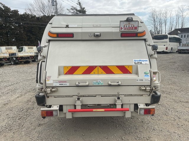 三菱ふそうキャンターパッカー車（塵芥車）小型（2t・3t）[写真08]