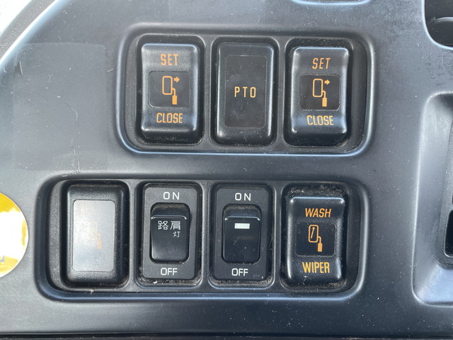 いすゞフォワードクレーン6段増トン（6t・8t）[写真34]