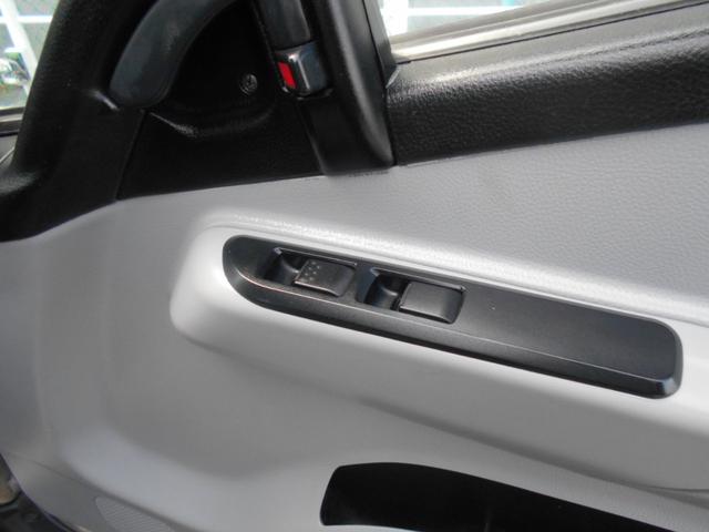 三菱ふそうキャンタークレーン4段小型（2t・3t）[写真39]