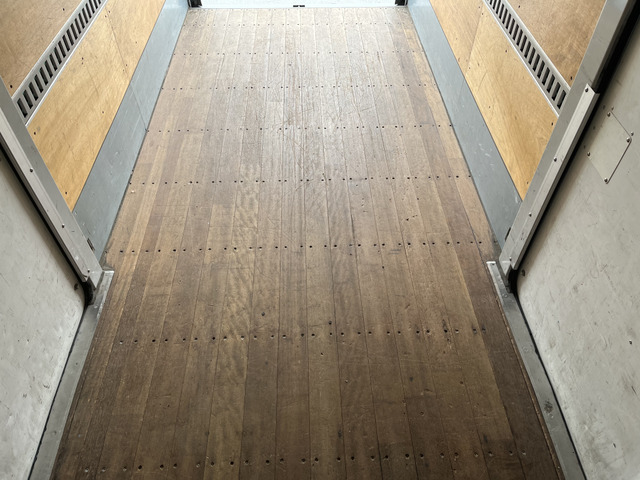 日野デュトロアルミバン小型（2t・3t）[写真10]