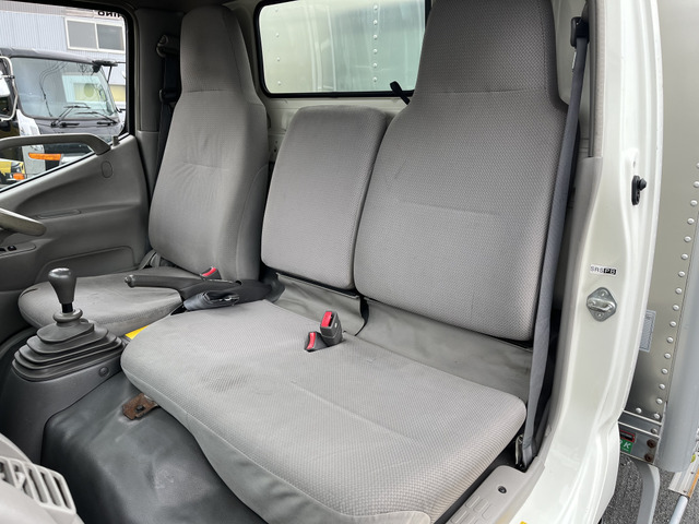 日野デュトロアルミバン小型（2t・3t）[写真16]