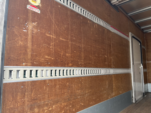 日野デュトロアルミバン小型（2t・3t）[写真24]