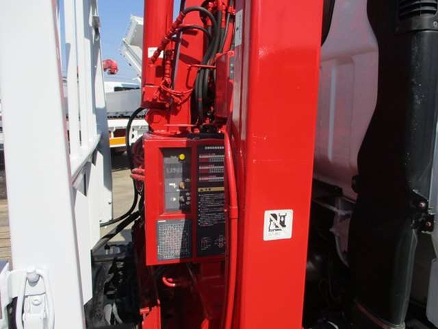 三菱ふそうキャンターセルフクレーン4段小型（2t・3t）[写真13]