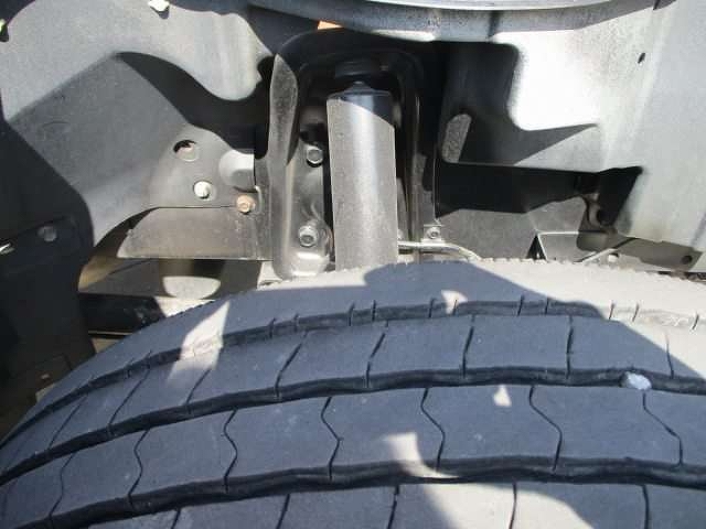 三菱ふそうキャンターセルフクレーン4段小型（2t・3t）[写真21]