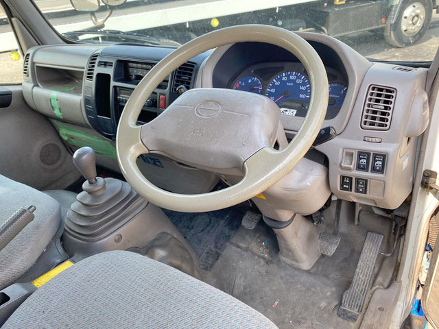 日野デュトロアルミバン小型（2t・3t）[写真32]