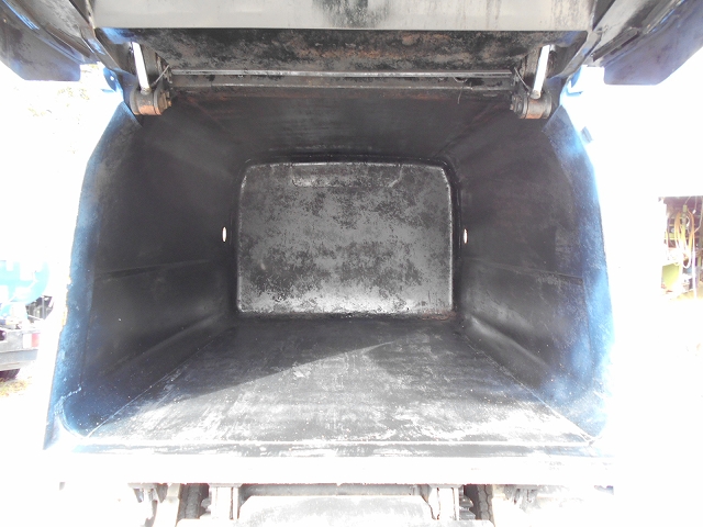 いすゞエルフパッカー車（塵芥車）小型（2t・3t）[写真06]