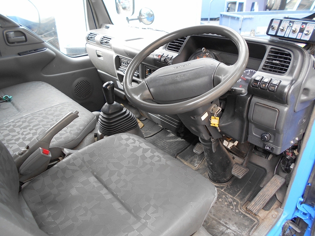 いすゞエルフパッカー車（塵芥車）小型（2t・3t）[写真08]