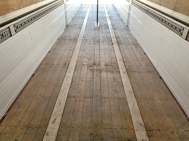 日野プロフィアトレーラーヘッド（トラクターヘッド）大型（10t）[写真12]