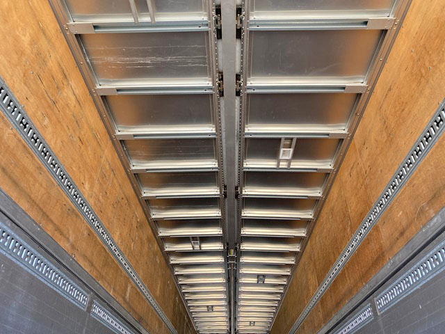 日野プロフィアトレーラーヘッド（トラクターヘッド）大型（10t）[写真08]