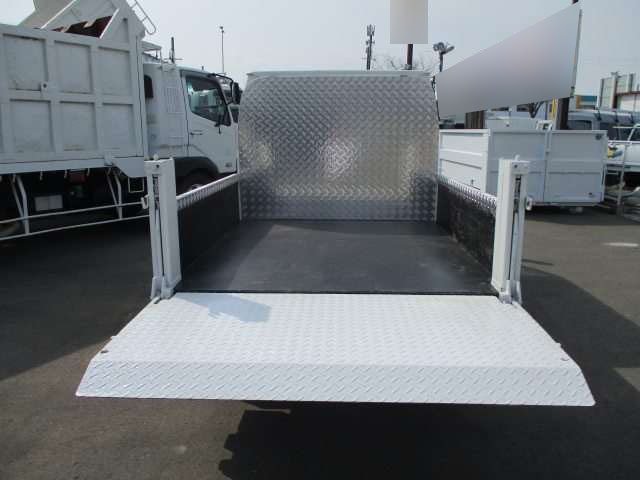 いすゞエルフダブルキャブ（Wキャブ）小型（2t・3t）[写真06]