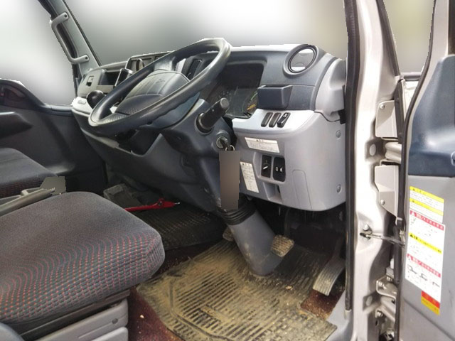 三菱ふそうキャンタークレーン4段小型（2t・3t）[写真30]