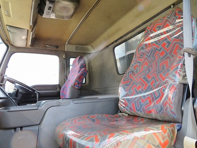 いすゞギガアルミブロック大型（10t）[写真10]