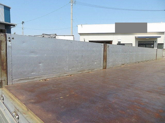 いすゞギガアルミブロック大型（10t）[写真23]