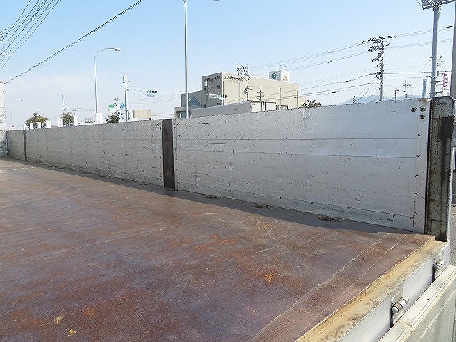 いすゞギガアルミブロック大型（10t）[写真24]