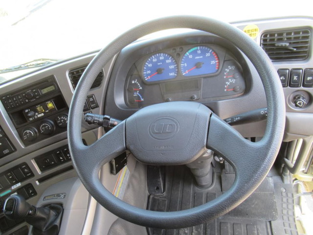 UDトラックスクオンダンプ大型（10t）[写真10]