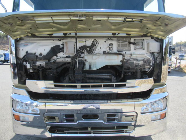 UDトラックスクオンダンプ大型（10t）[写真34]