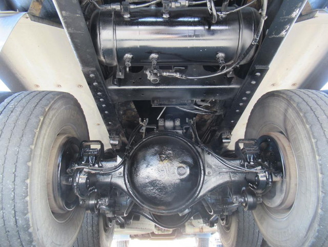 UDトラックスクオンダンプ大型（10t）[写真39]