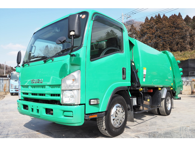 いすゞエルフパッカー車（塵芥車）小型（2t・3t）[写真04]