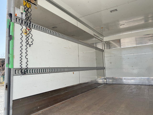 いすゞエルフアルミバン小型（2t・3t）[写真12]