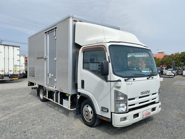 いすゞエルフアルミバン小型（2t・3t）[写真03]